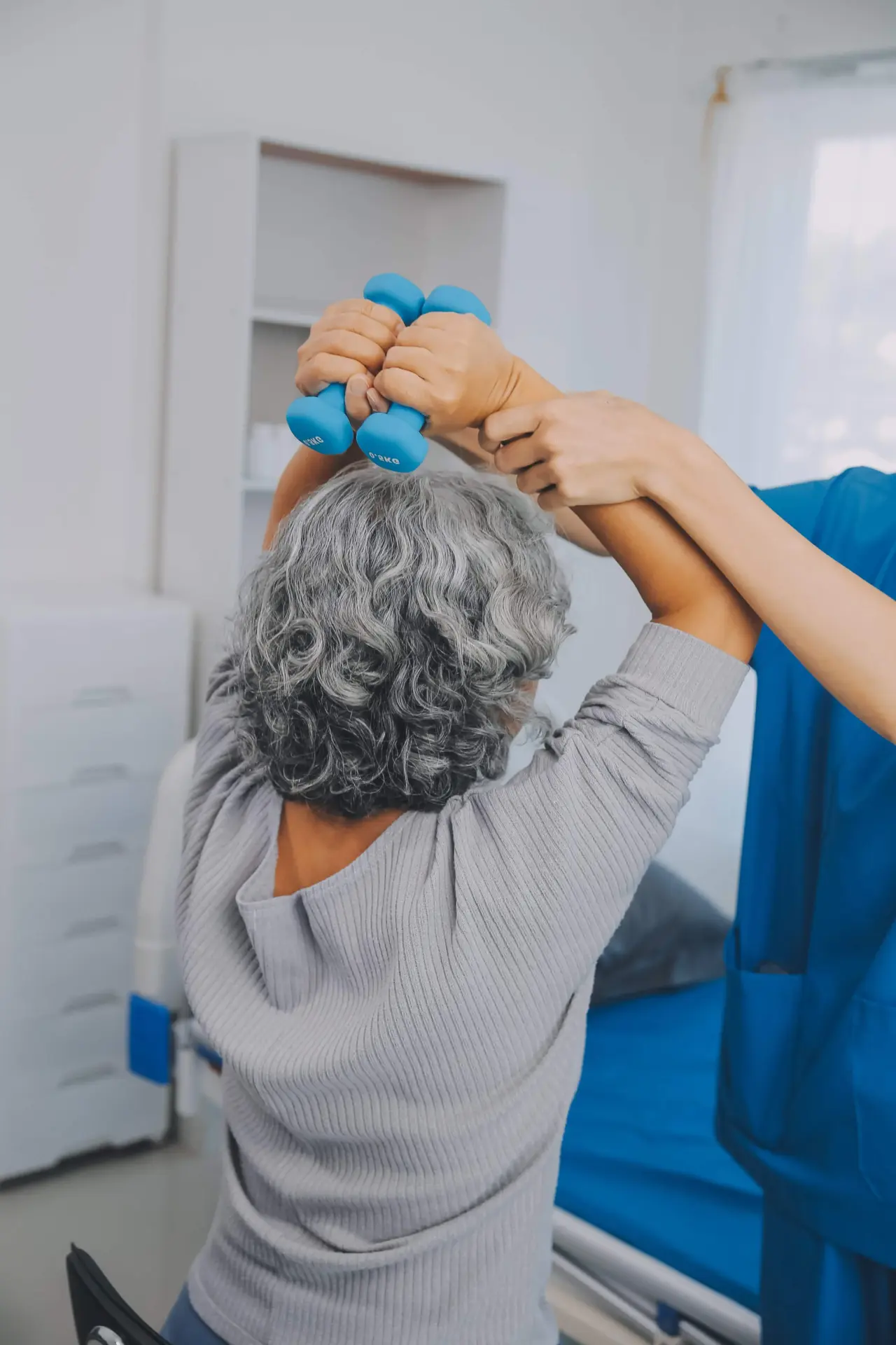 Mujer en fisioterapia